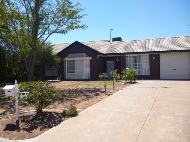 2 Lockwood Cres, Whyalla Stuart, SA 5608