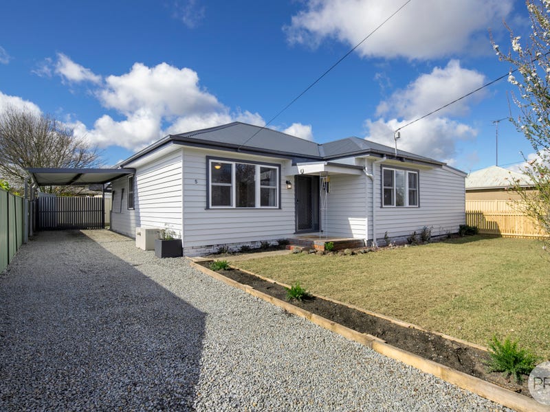 5 Edwards Street, Sebastopol, VIC 3356