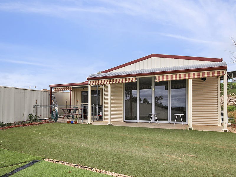 Site 16 & 17 River Palms Caravan Park, Blanchetown, SA 5357 House for