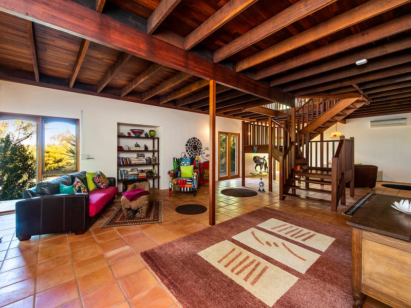 16 Hilltop Rise, Karnup, WA 6176