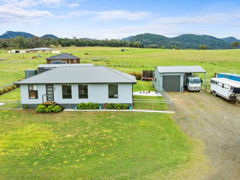 4 Michael Close, Moonbi, NSW 2353 Property Details