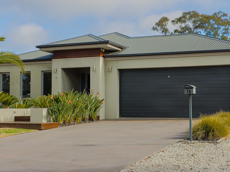 16 Thomas Drive, Marong, VIC 3515 - realestate.com.au