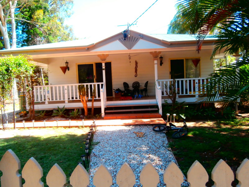 28 Shirley Street, Coochiemudlo Island, Qld 4184 House for Sale