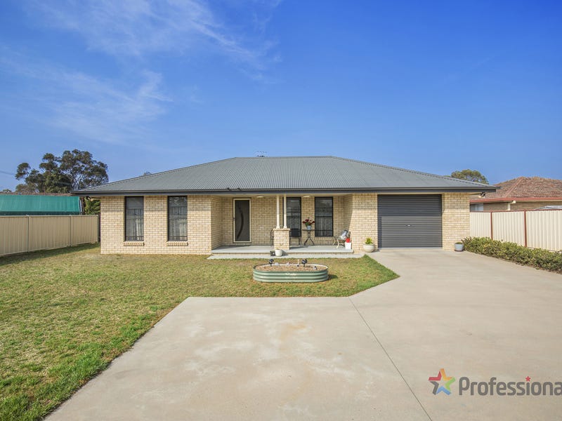 2A Dumaresq Street, Uralla, NSW 2358 Property Details