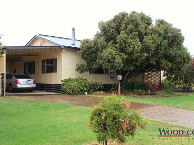16 Scott Street, Tooleybuc, NSW 2736 Property Details