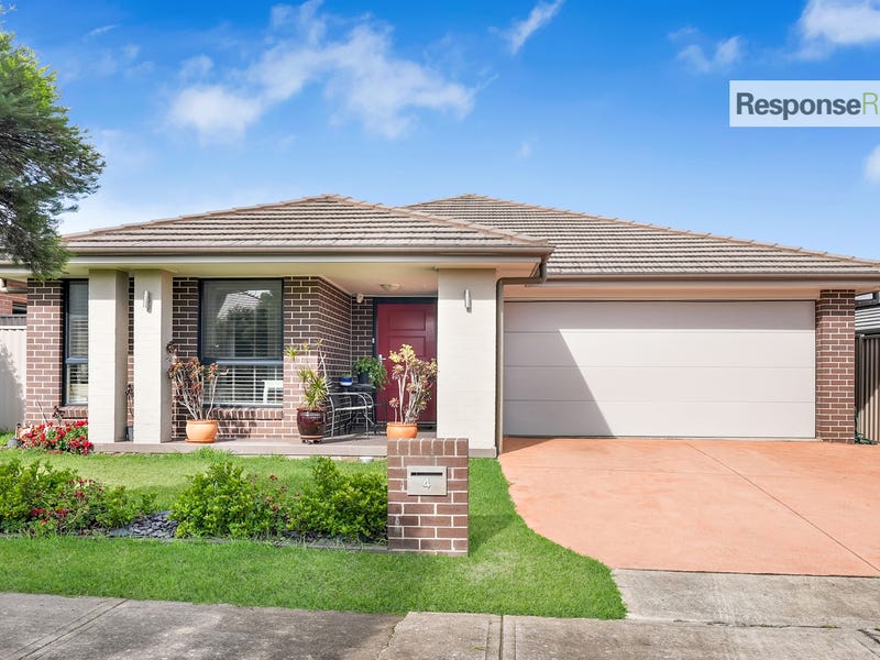 4 Binalong Street, Jordan Springs, NSW 2747