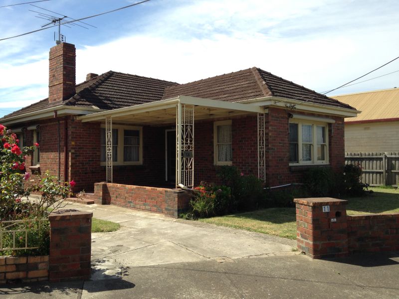 11 Breakwater Road, Breakwater, Vic 3219