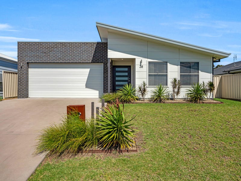 38 Jindalee Crescent, Nowra, NSW 2541 House for Sale