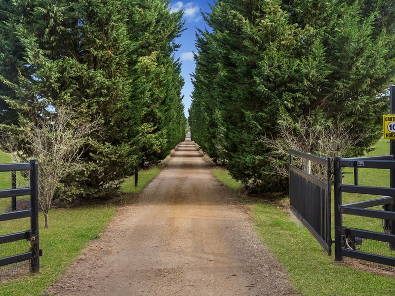 1/401 Black Range Road, Romsey, VIC 3434