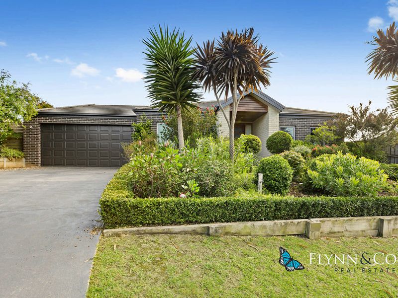 11 Hazeldene Way, Rosebud, Vic 3939 Property Details