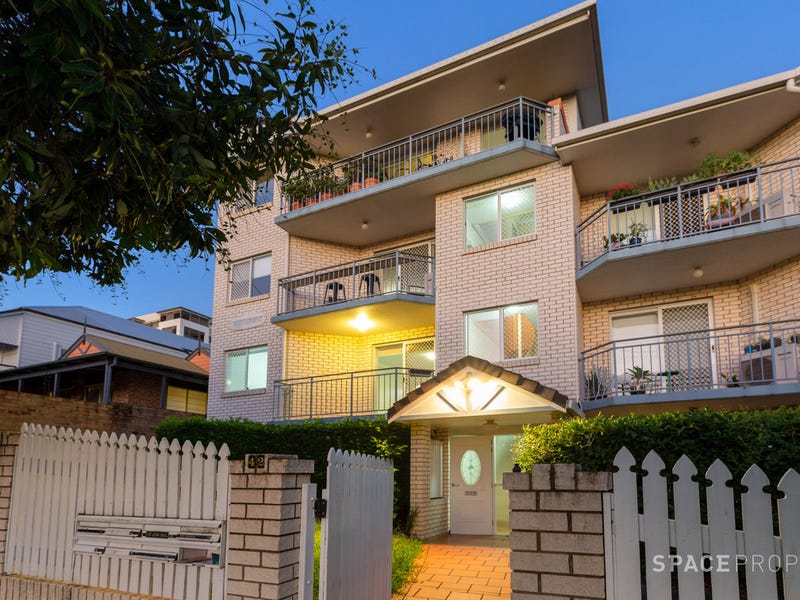2/42 Whytecliffe Street, Albion, Qld 4010 Property Details