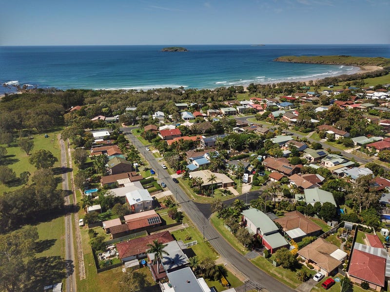 32 Sandys Beach Drive, Sandy Beach, NSW 2456