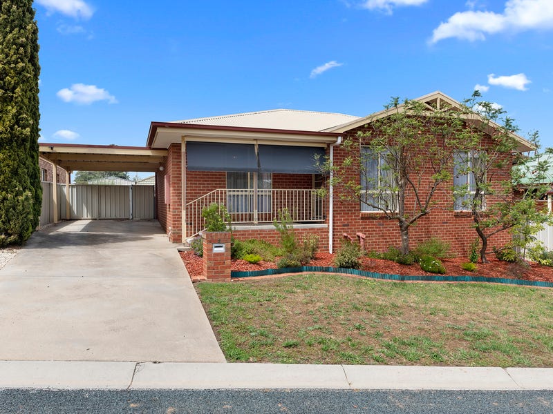 1 Sandner Grove Golden Square Vic 3555 Property Details