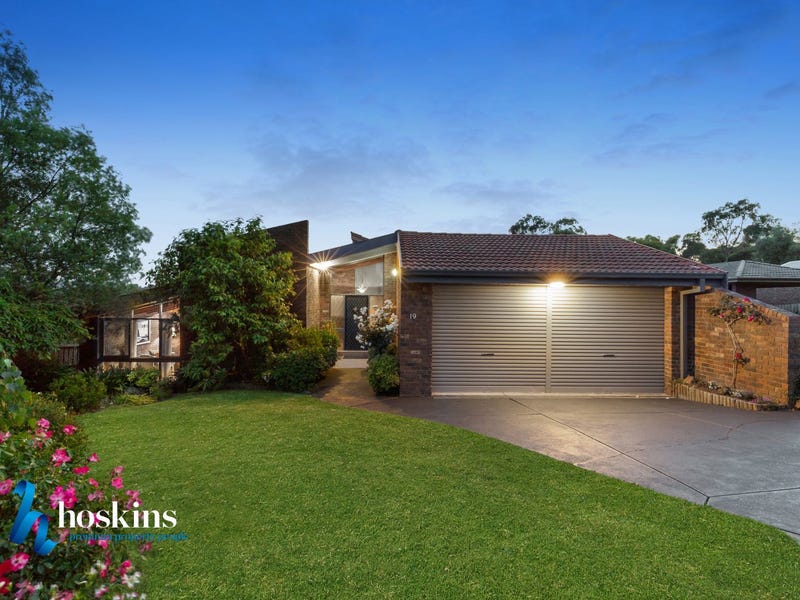 19 Mundara Drive, Ringwood, Vic 3134 Property Details