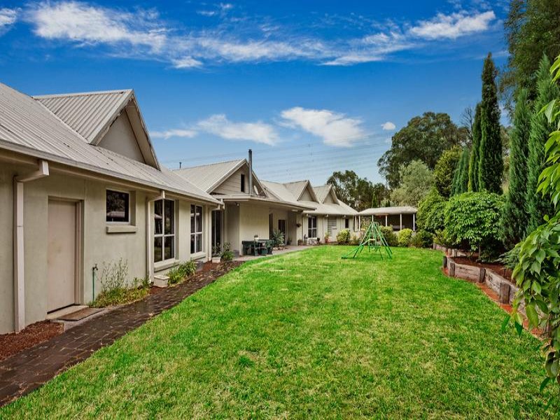 447453 Reynolds Road, Eltham, Vic 3095 Property Details