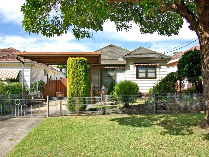 5 Rivenoak Avenue, Padstow, NSW 2211 Property Details