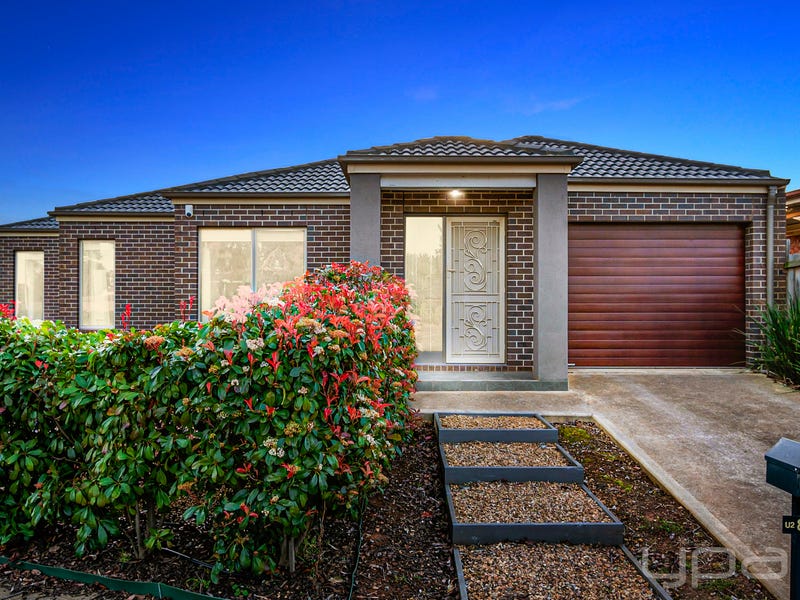 2/81 Dunvegan Drive, Kurunjang, Vic 3337 Property Details