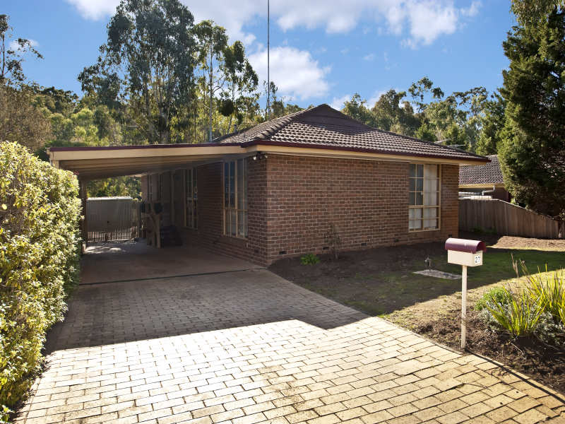 27 Corowa Crescent, Greensborough, Vic 3088 Property Details
