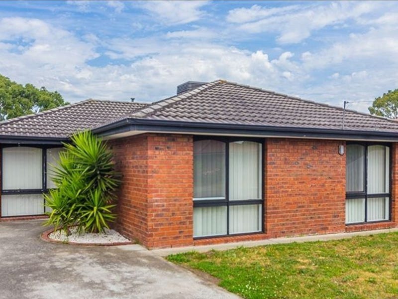 70 Clairmont Avenue, Cranbourne, VIC 3977