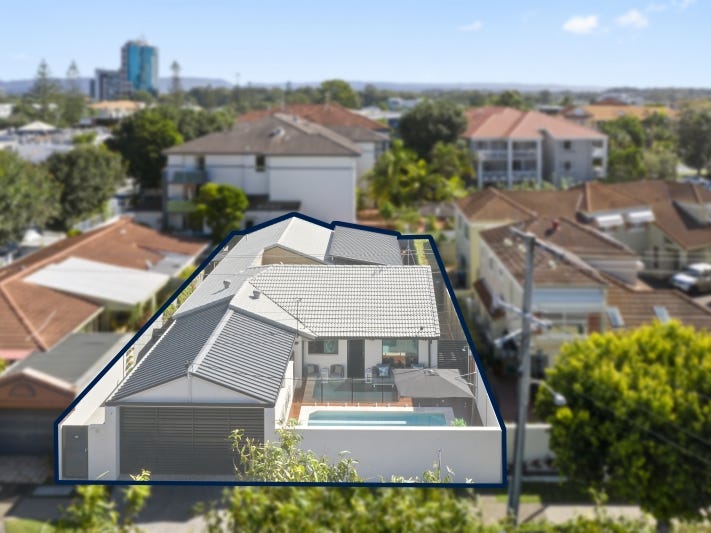 Houses for Sale in Chevron Island, QLD 4217