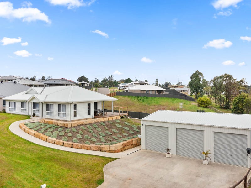 4 Hunterglen Drive, Bolwarra, NSW 2320 Property Details