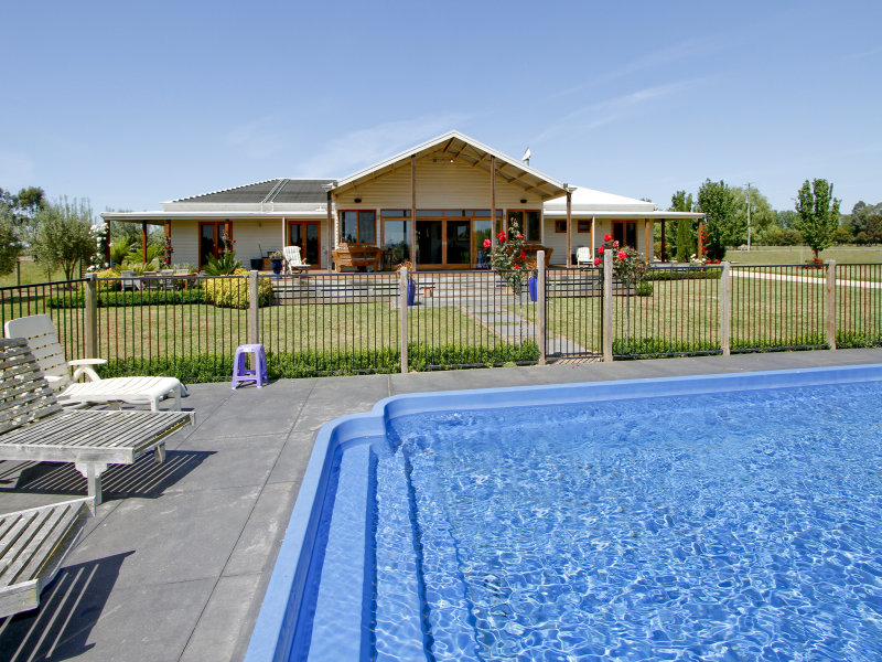 234 Gibsons Road, Sale, Vic 3850 Property Details