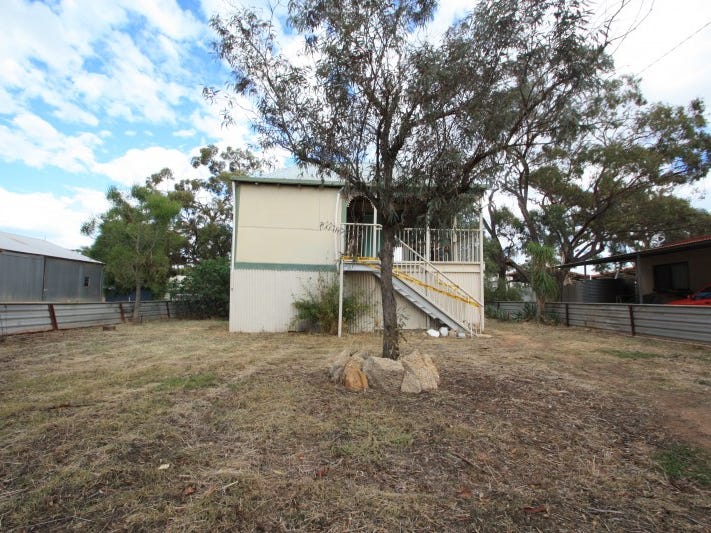 74 Melbourne Street, Moora, WA 6510