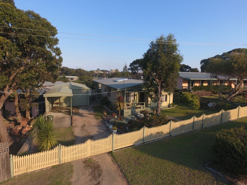 34 Bream Road, Lake Tyers Beach, VIC 3909