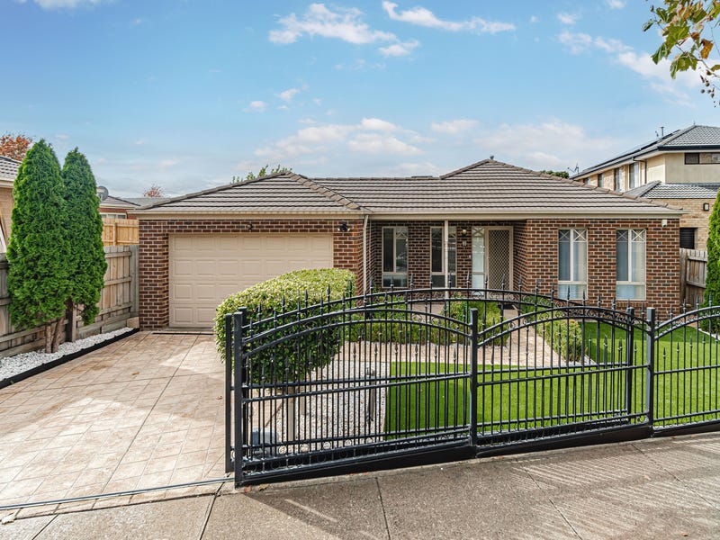 18 Lockwood Drive, Roxburgh Park, VIC 3064
