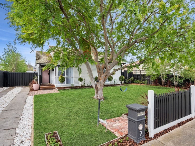 7 Mcneill Avenue, East Geelong, VIC 3219
