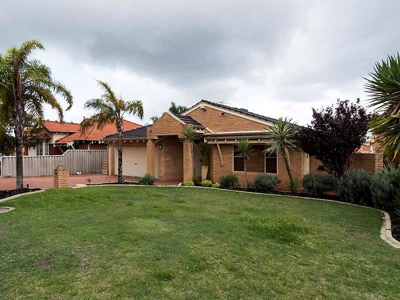 17 Meadowbrook Boulevard, Dianella, WA 6059