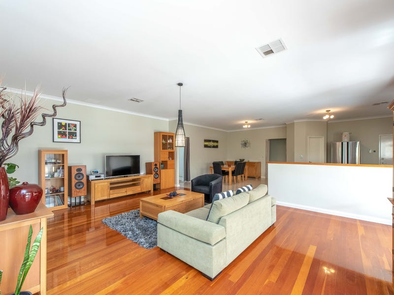 111 Fantail Crescent, Ellenbrook, WA 6069 Property Details