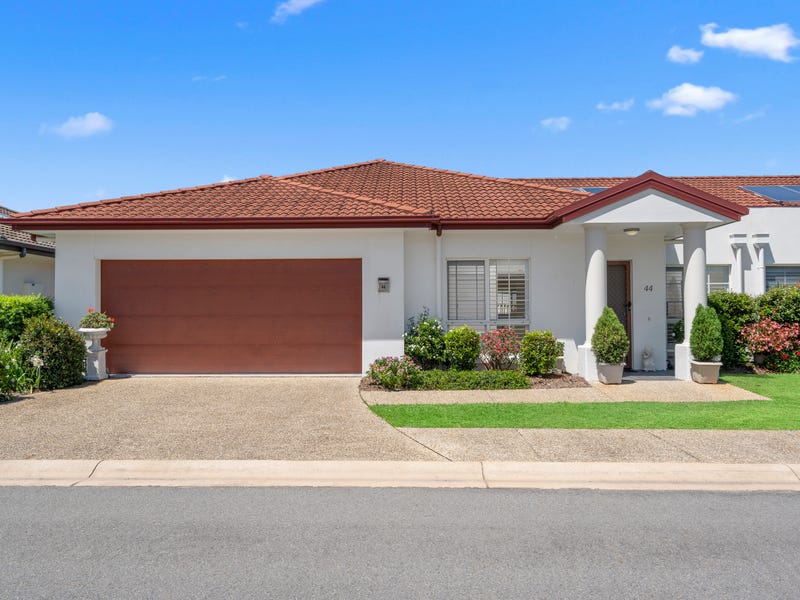 Palm Lake Resort Beachmere Sands Retirement Living at 218 Road