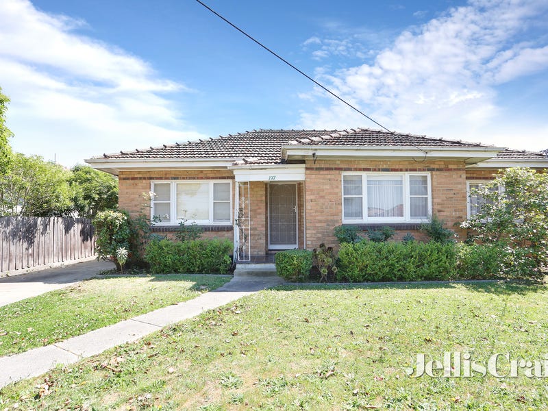 197 Rossmoyne Street, Thornbury, VIC 3071