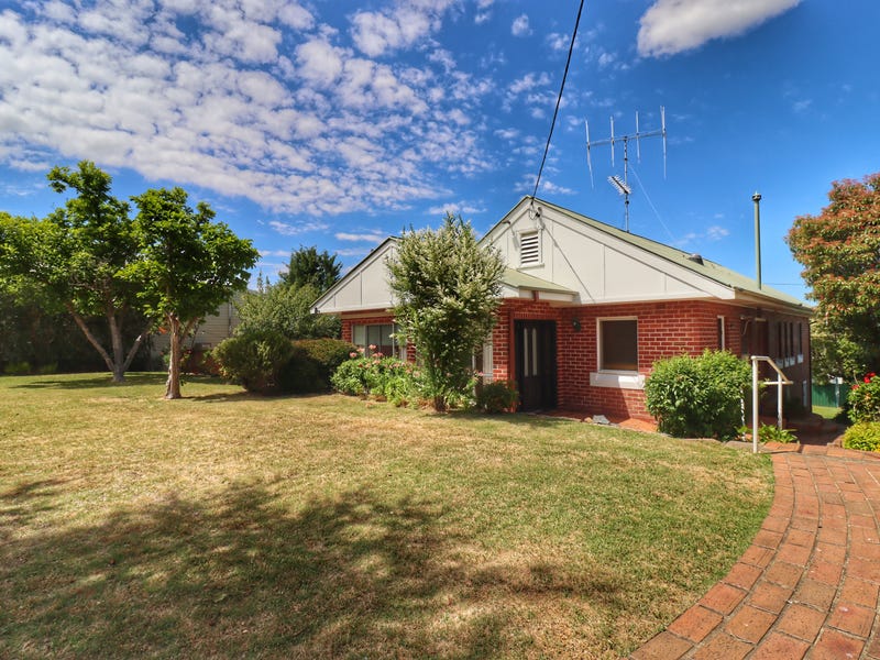 21 Carleton Street, Cowra, NSW 2794 House for Sale