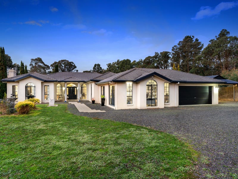 24 Greenwood Grove, Woodend, Vic 3442 House for Sale