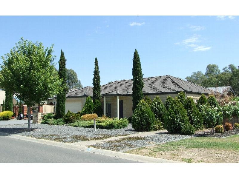 4 Cambridge Drive, Wangaratta, VIC 3677