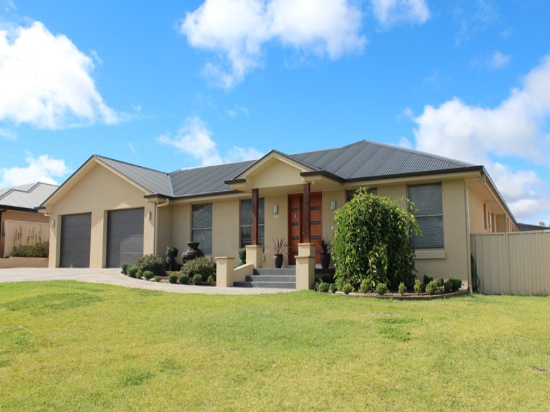 14 Howarth Close, Bathurst, NSW 2795 Property Details