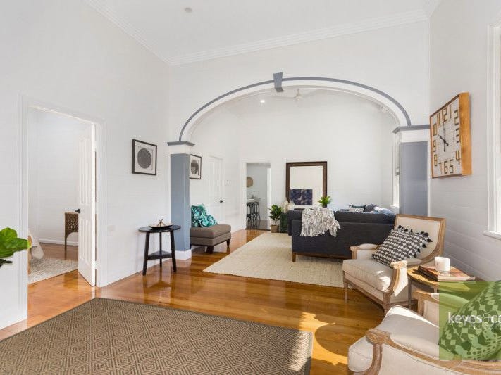 92 Francis Street, West End, QLD 4810