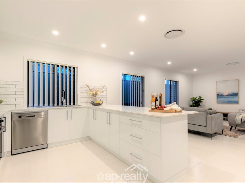 68 Pinnacle Circuit Heathwood Qld 4110 Property Details