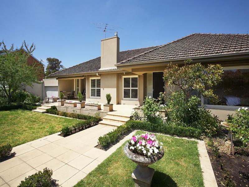 1 Grantham Court, Brighton, Vic 3186 Property Details