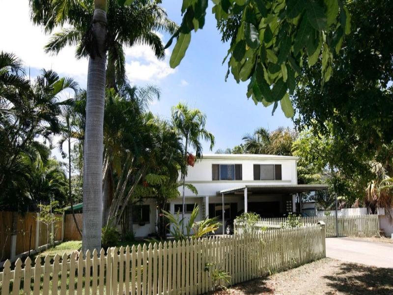 6 Adelong Drive, Cranbrook, Qld 4814 Property Details