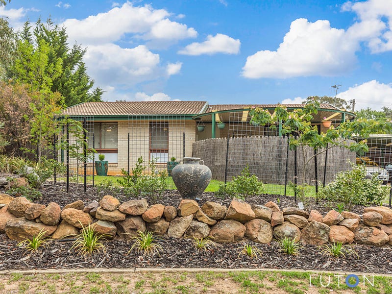 8 Cowie Place, Kambah, ACT 2902