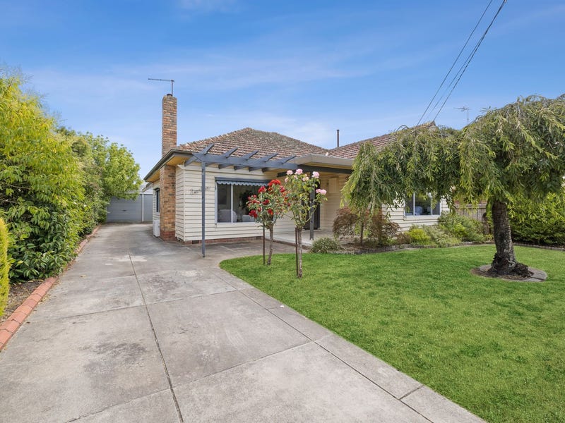 14 College Street, Wendouree, Vic 3355 Property Details