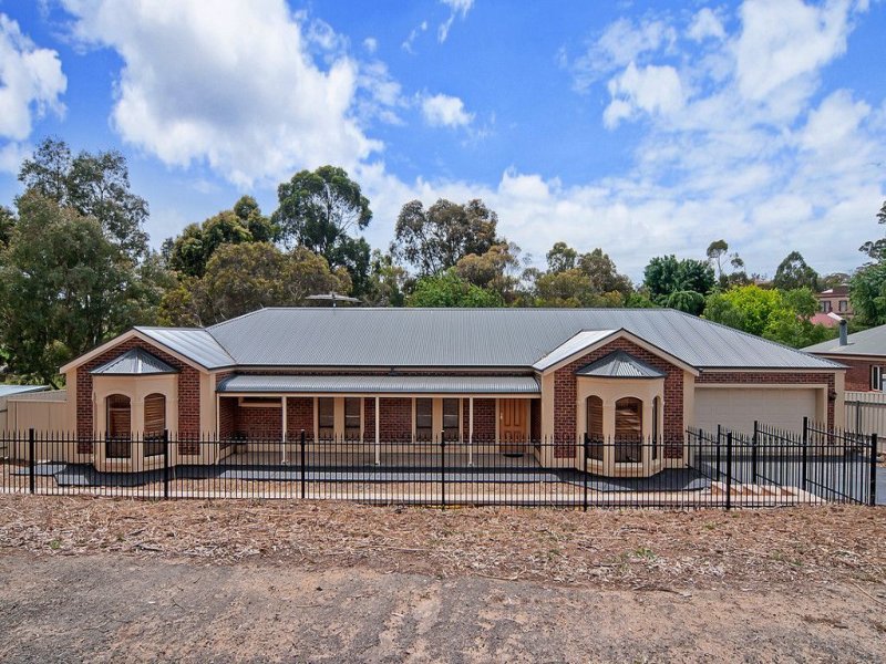 8 Little Eva Street, Williamstown, SA 5351 Property Details