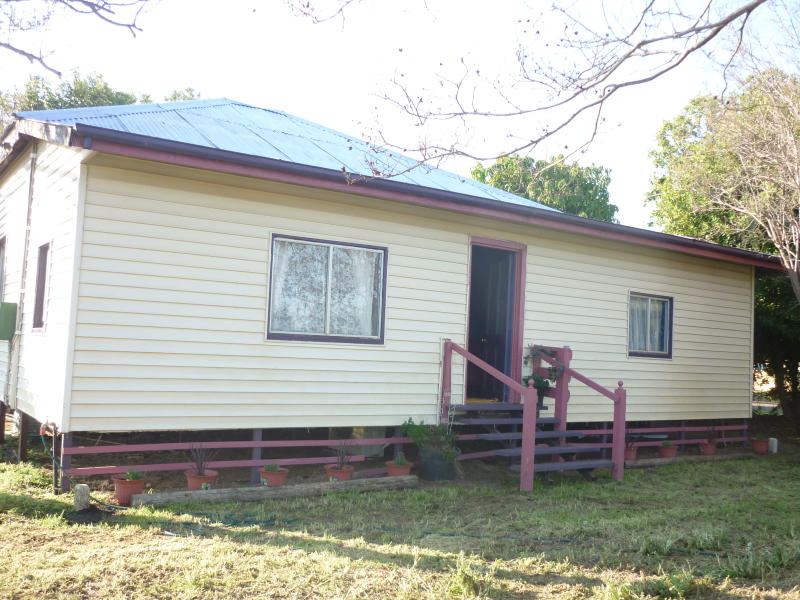 75 Arthur Street, St QLD 4487