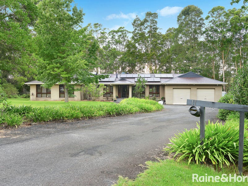 11 Tartarian Crescent, Bomaderry, NSW 2541 Property Details