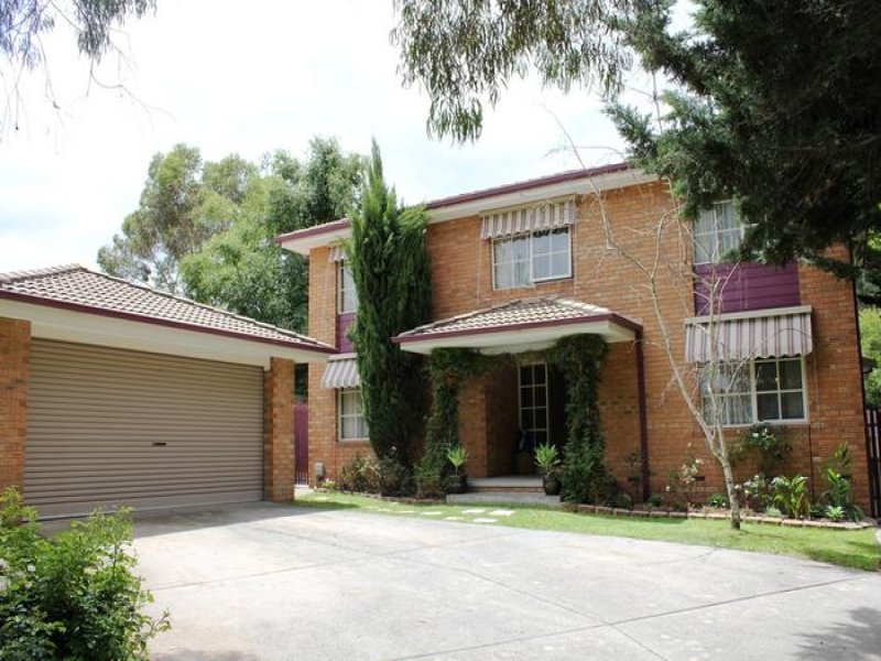 15 Summerhill Park Drive, Mooroolbark, Vic 3138 Property Details