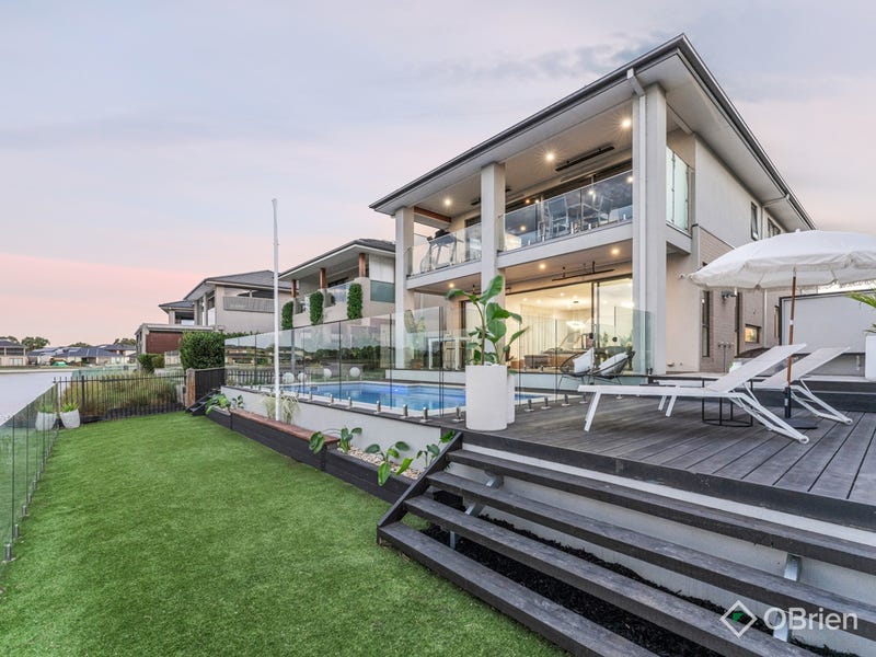 42 Waterside Circuit, Sandhurst, Vic 3977 Property Details