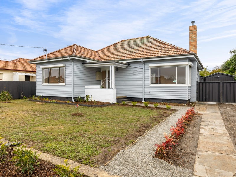 21-grammar-street-wendouree-vic-3355-realestate-au